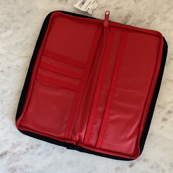 NWT Disney World House of Good Fortune Lucky Cat Wallet - Picture 4 of 4